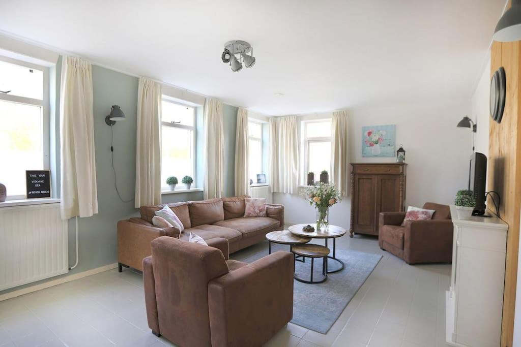 Grijpskerkseweg 3 Voorhuis Oostkapelle